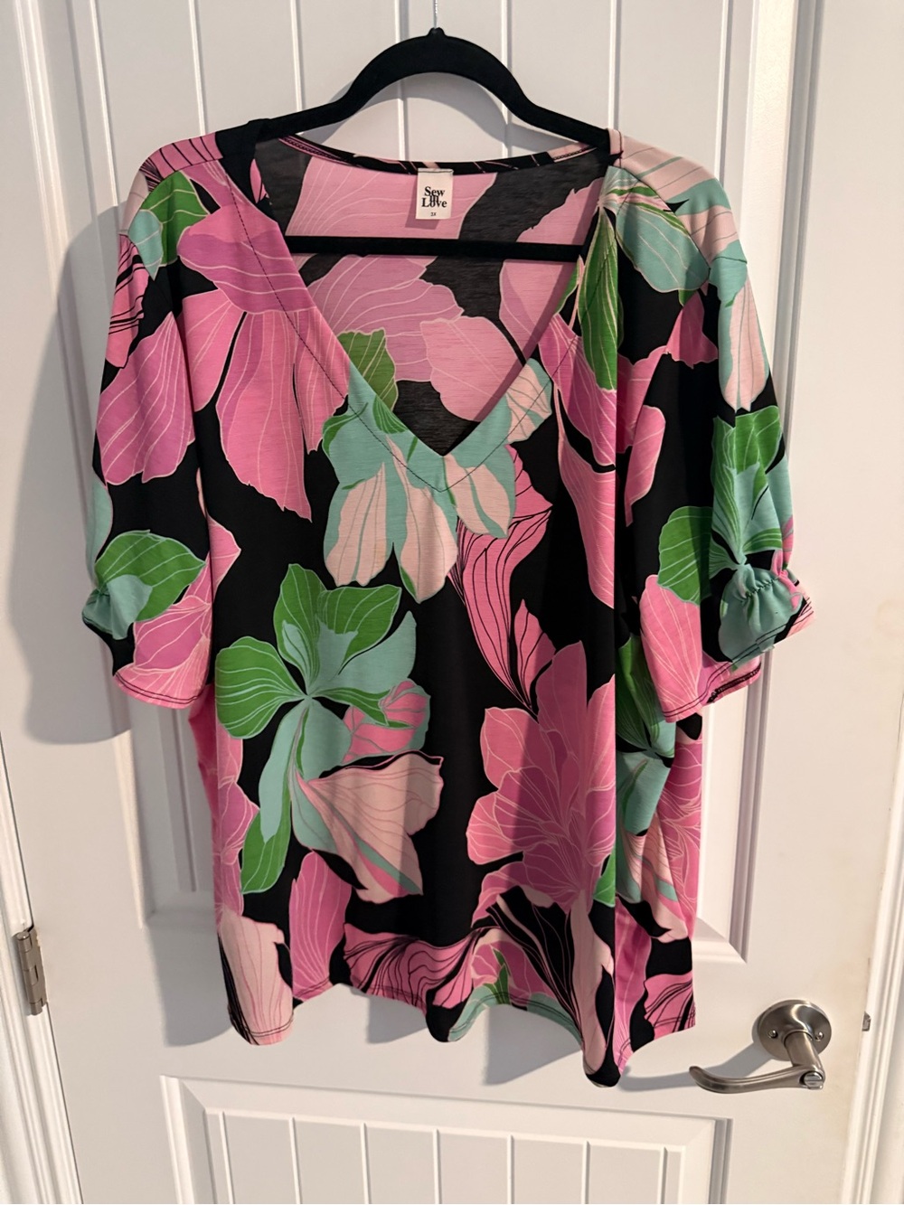 Sew Love 3X Black Pink Floral V-Neck Tunic Top Short Sleeve Plus Size Stretch